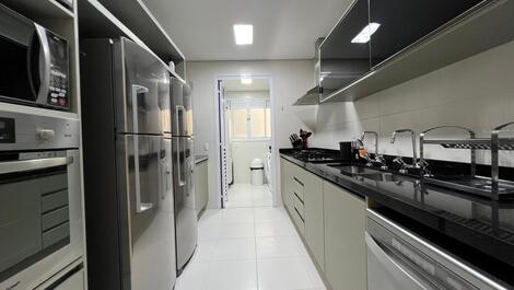 Apto de 4 Dormitórios (Decorado) Disponível para Locação na Riviera.