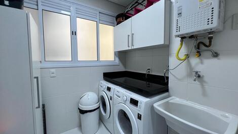 Apto de 4 Dormitórios (Decorado) Disponível para Locação na Riviera.