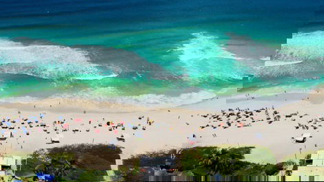 PLAYA - CASA AMPLIA Y LUMINOSA, ACOND. EN LA MEJOR SECCIÓN DE BARRA DA TIJUCA