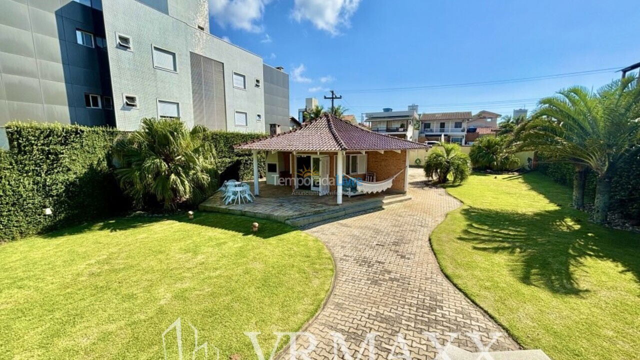 House for vacation rental in Bombinhas (Canto Grande)