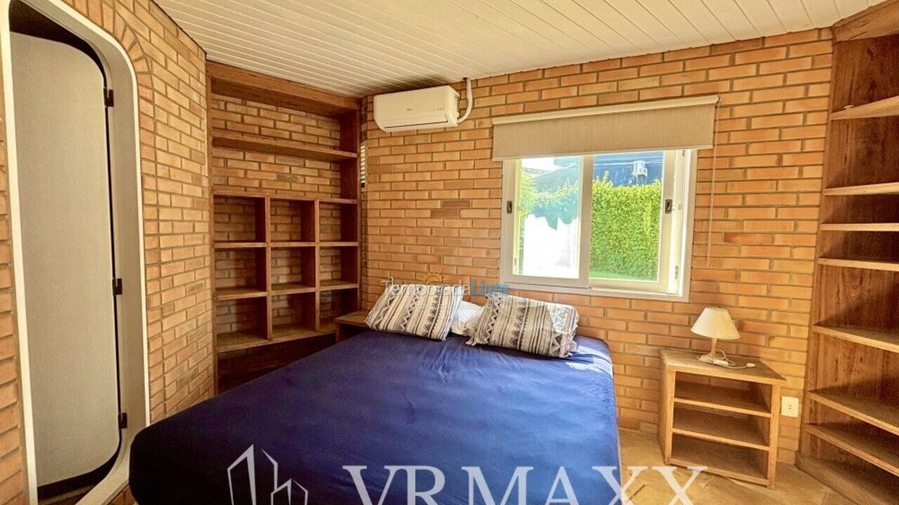 House for vacation rental in Bombinhas (Canto Grande)