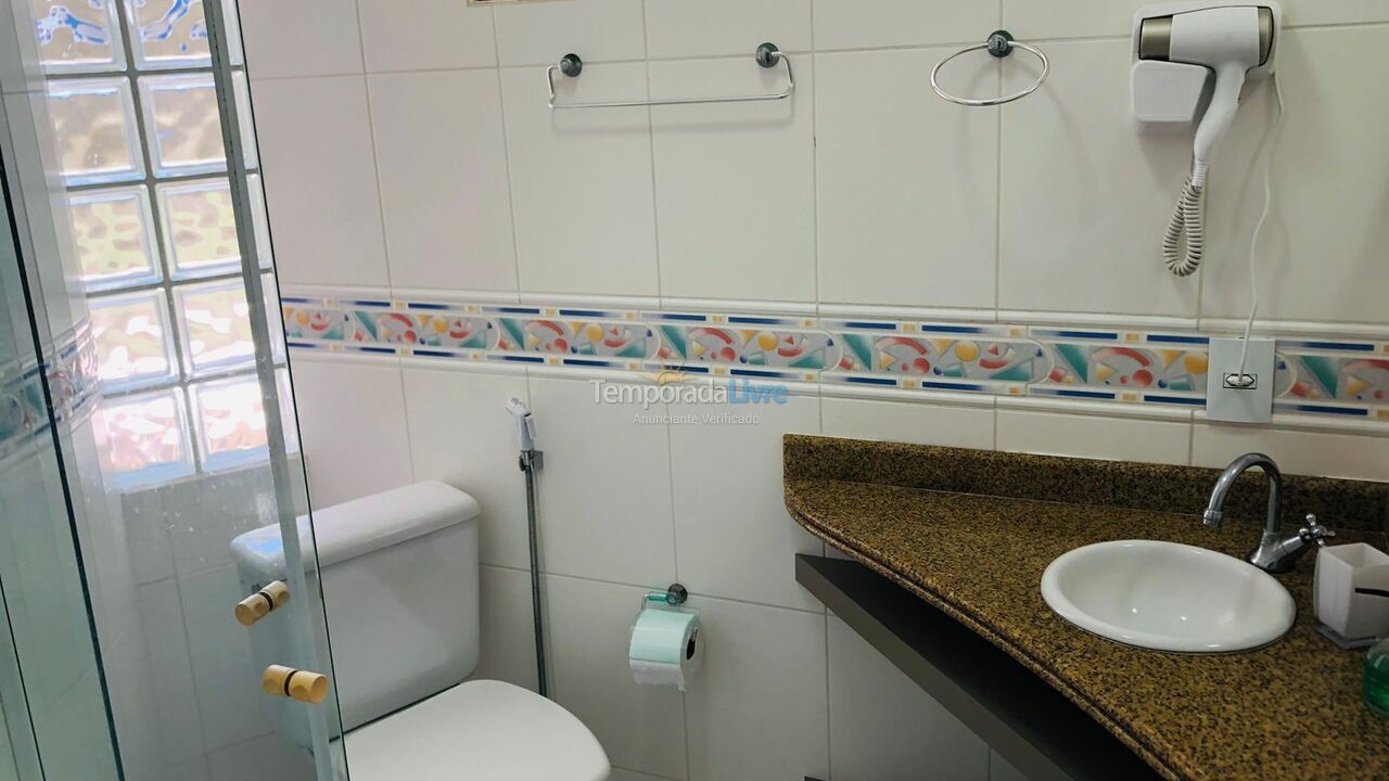 Casa para aluguel de temporada em Bombinhas (Praia de Bombas)