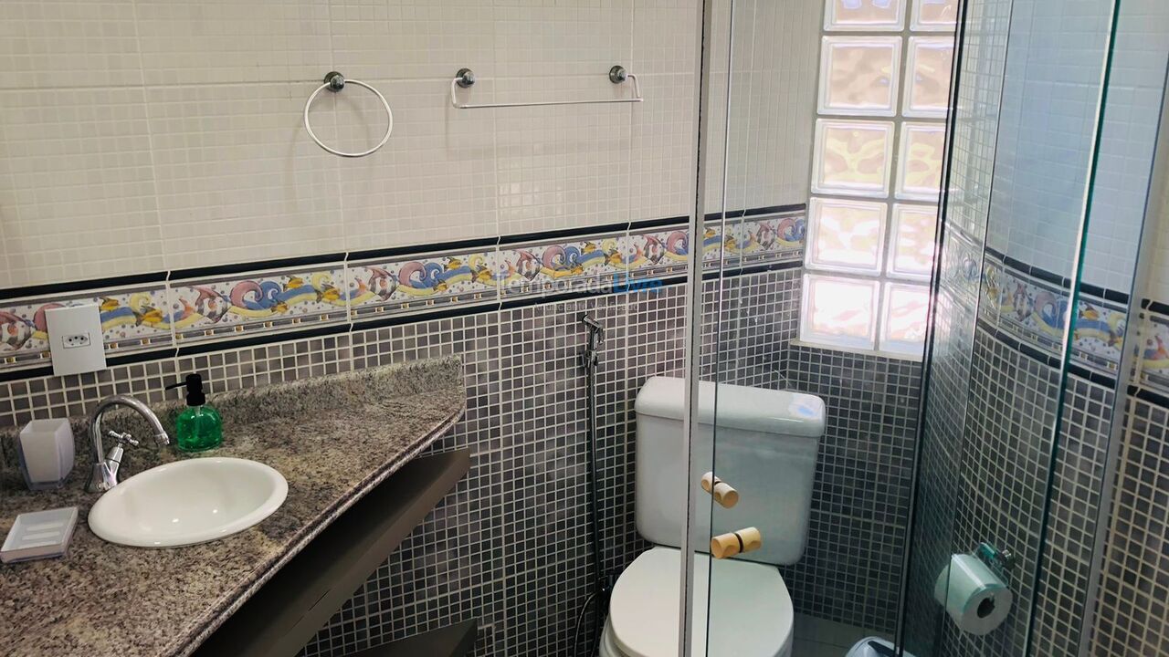Casa para aluguel de temporada em Bombinhas (Praia de Bombas)