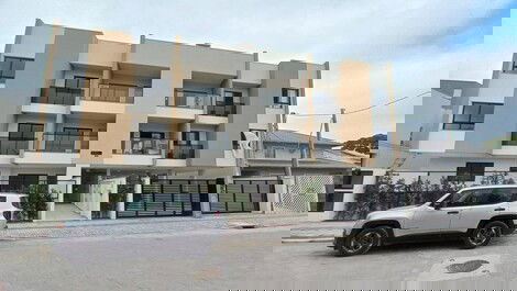 Amplio apartamento de 3 habitaciones a 200 metros de la playa.