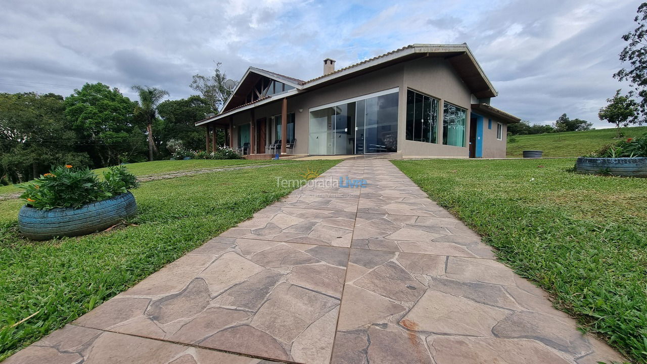 Ranch for vacation rental in Quatro Barras (Campininha)