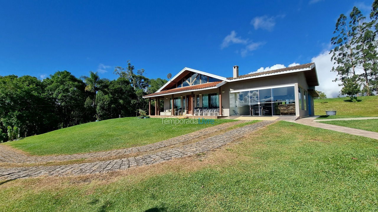 Ranch for vacation rental in Quatro Barras (Campininha)