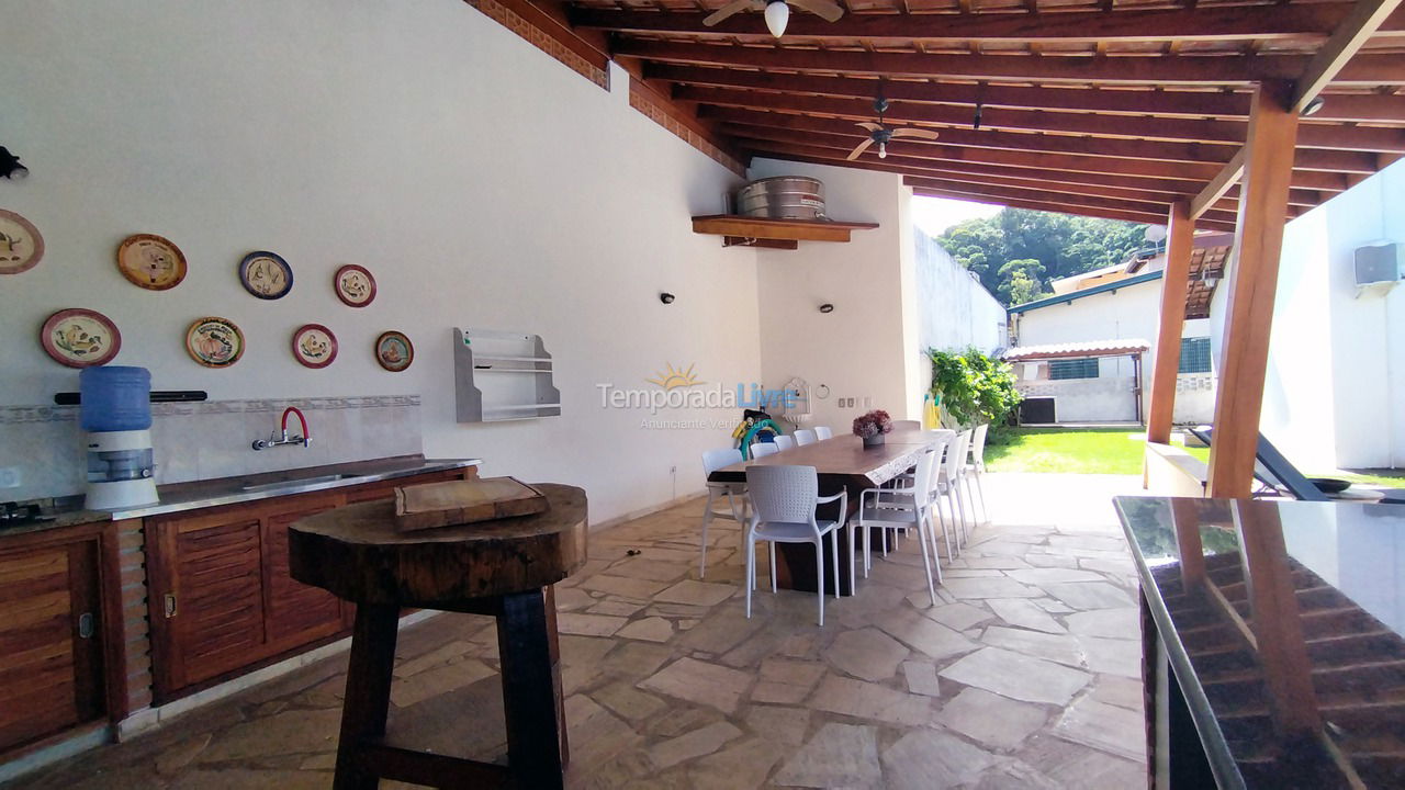 Casa para aluguel de temporada em Ubatuba (Enseada)