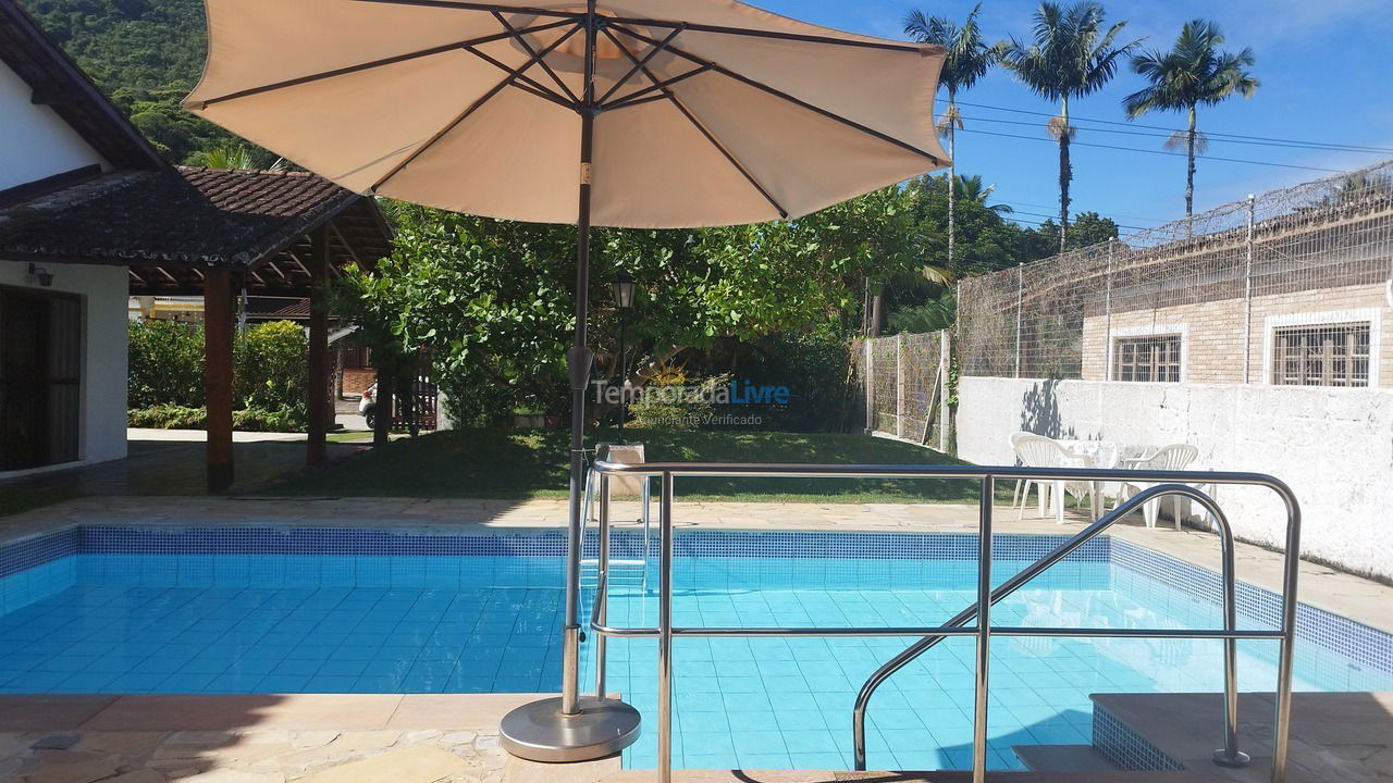 Casa para aluguel de temporada em Ubatuba (Enseada)