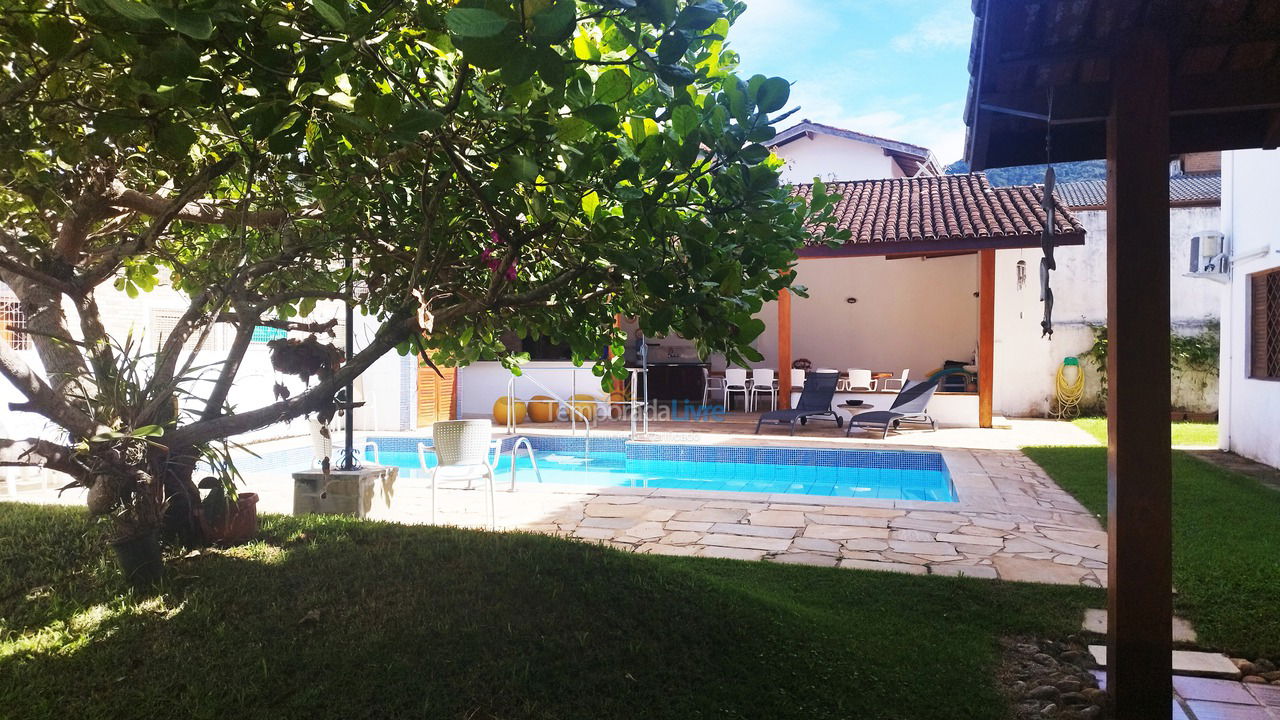 Casa para aluguel de temporada em Ubatuba (Enseada)