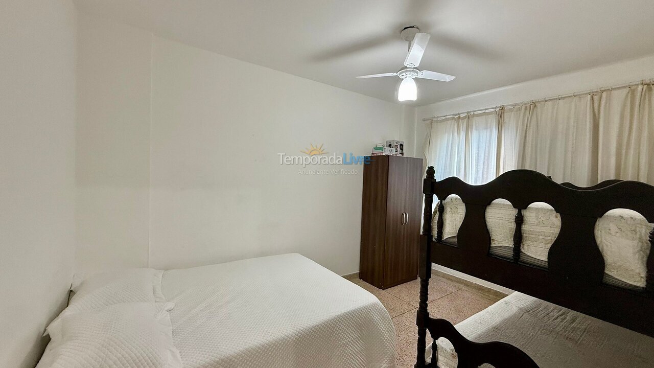 Apartamento para aluguel de temporada em Praia Grande (Praia do Caiçara)