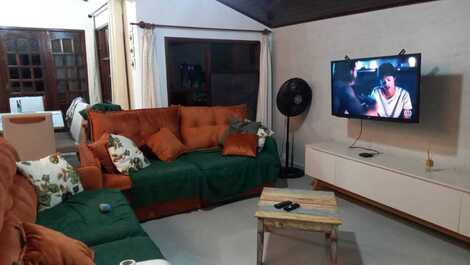 BEAUTIFUL HOUSE UP TO 10 PEOPLE POOL WIFI BARBECUE