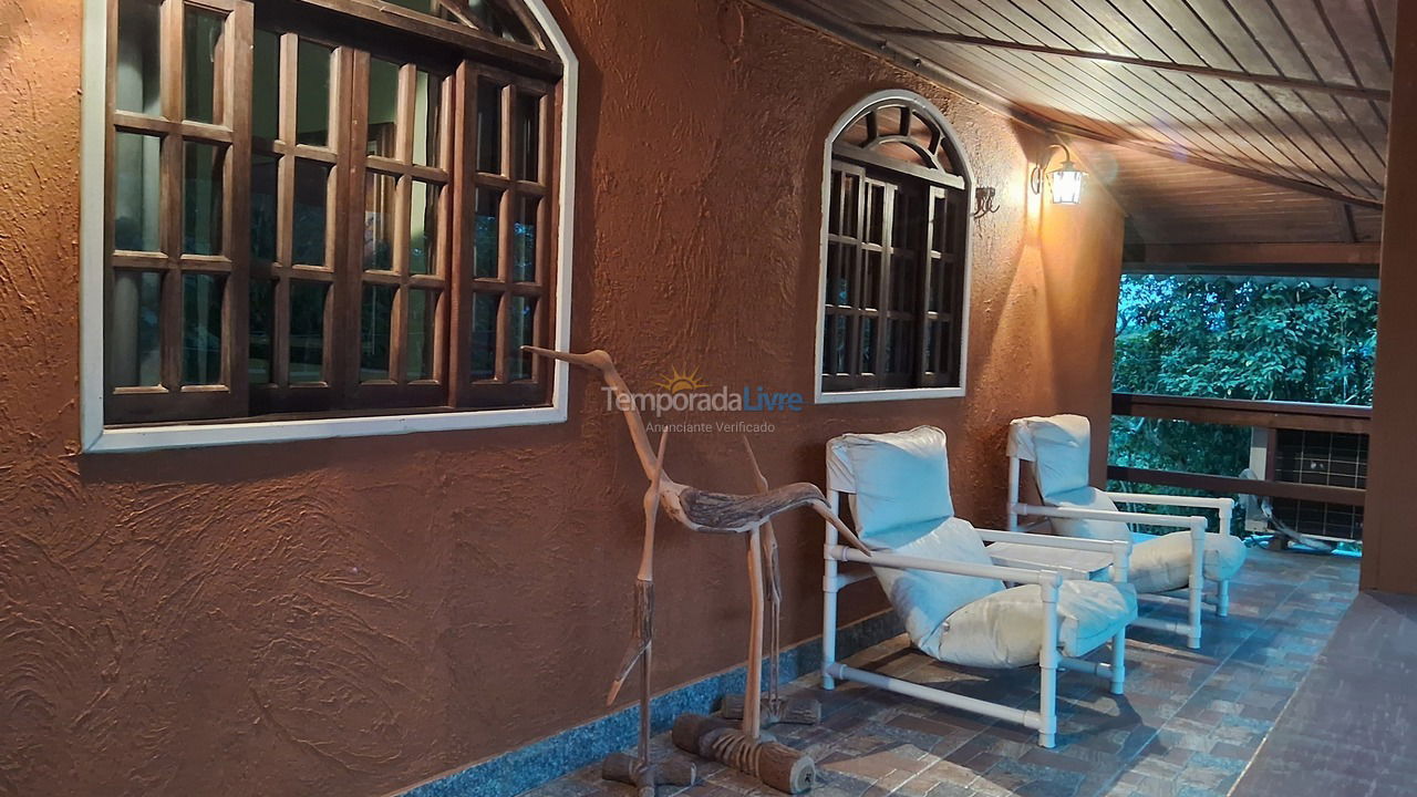 Casa para aluguel de temporada em Angra dos Reis (Praia da Guariba)