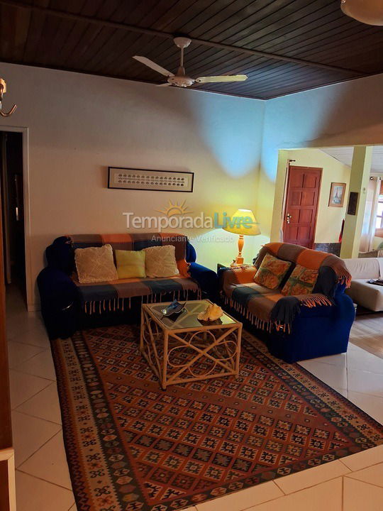 Casa para aluguel de temporada em Angra dos Reis (Praia da Guariba)
