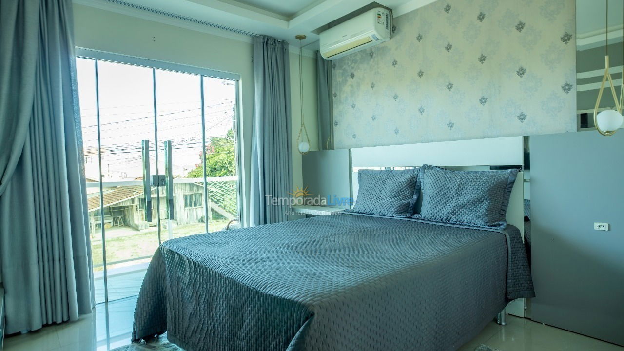 House for vacation rental in Bombinhas (Praia de Zimbros)