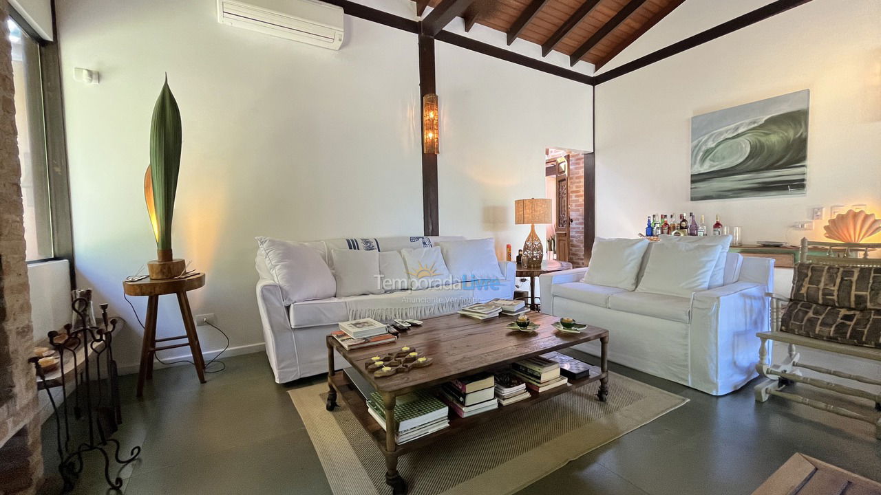 Casa para aluguel de temporada em São Sebastião (Camburi)