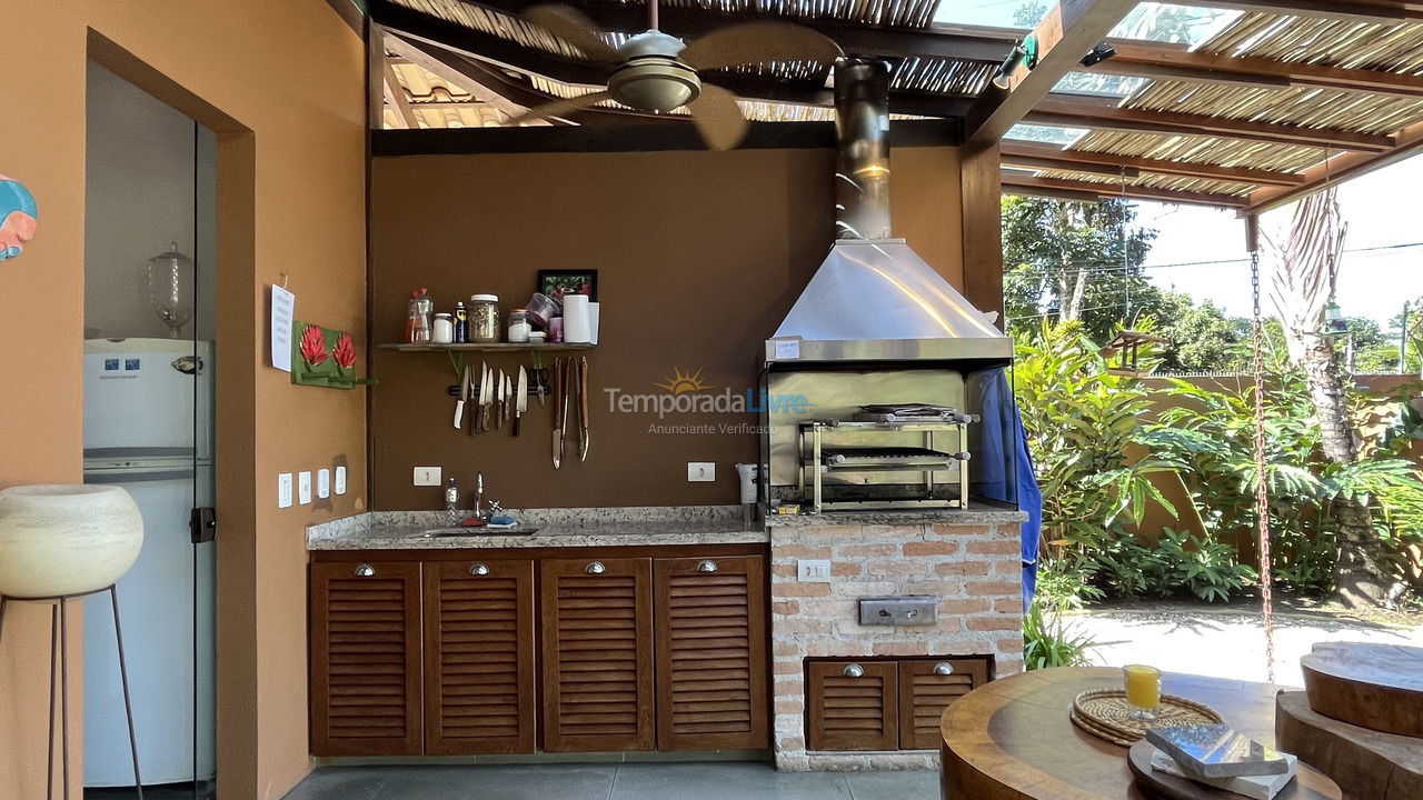 Casa para aluguel de temporada em São Sebastião (Camburi)