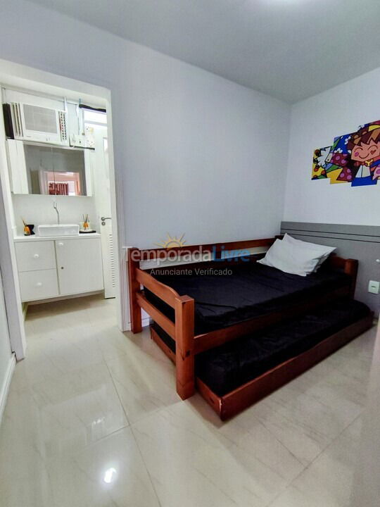 Apartamento para aluguel de temporada em Cabo Frio (Algodoal)