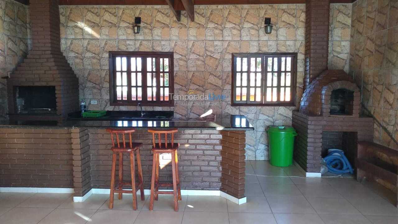 Casa para alquiler de vacaciones em Pardinho (Ninho Verde 2)