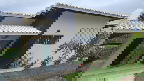 Beautiful house in Camaçari for 10 people with swimming pool in a gated community
