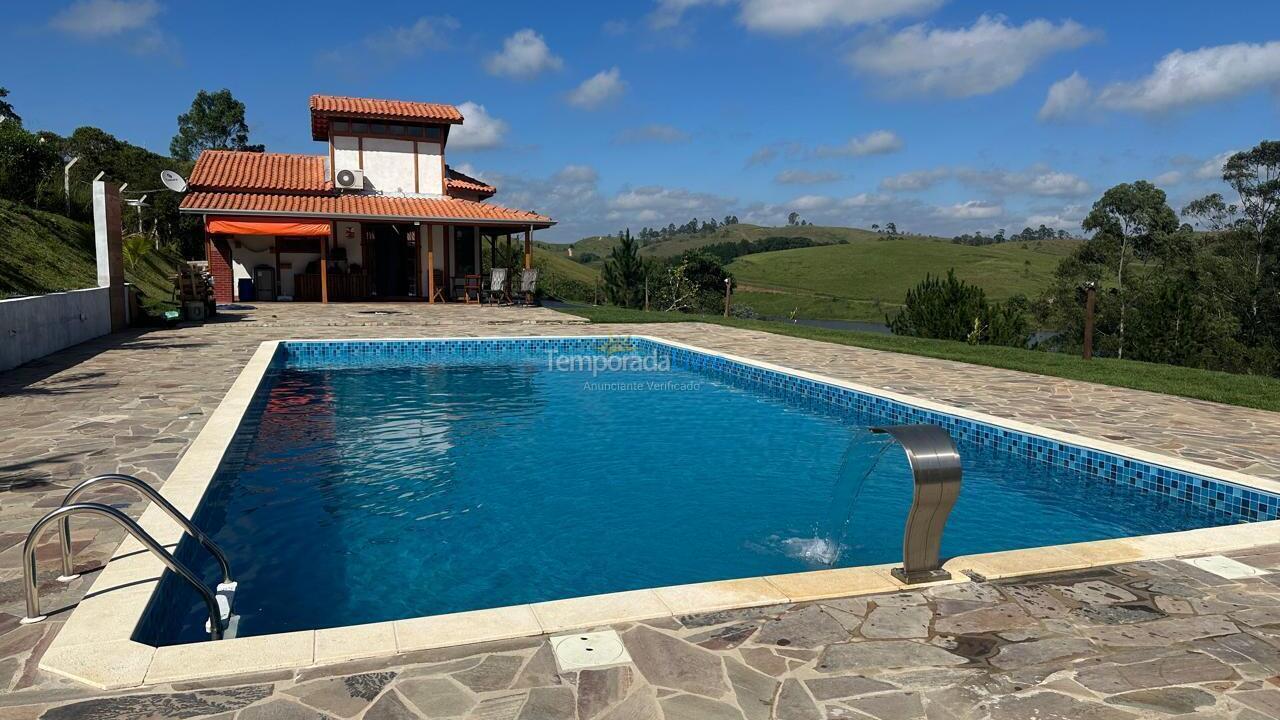 House for vacation rental in Igaratá (Bairro Alto)
