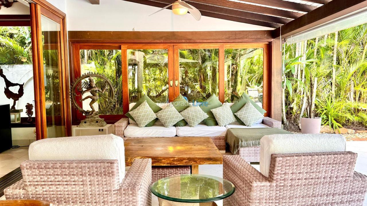 Casa para aluguel de temporada em São Sebastião (Praia da Baleia)