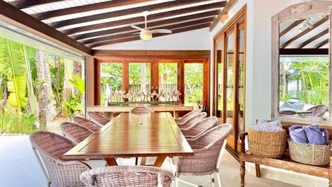 Linda casa pé na areia para locação