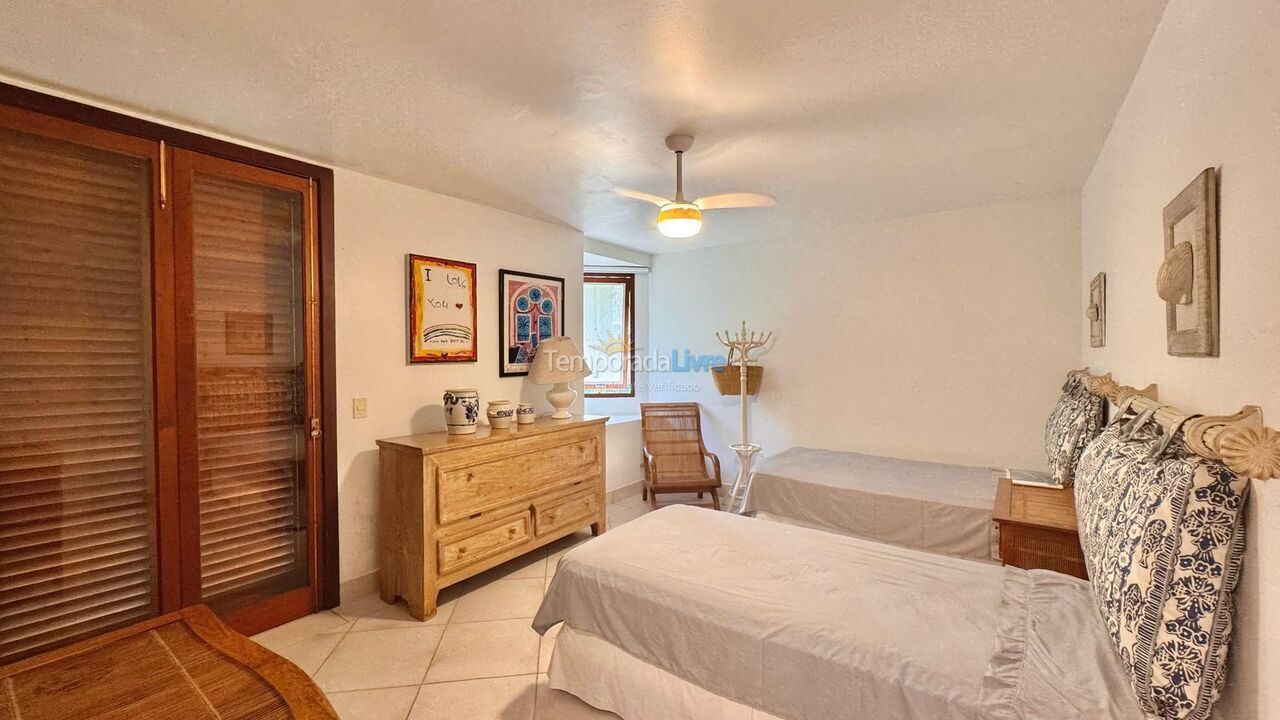 Casa para aluguel de temporada em São Sebastião (Praia da Baleia)