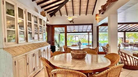 Linda casa pé na areia para locação