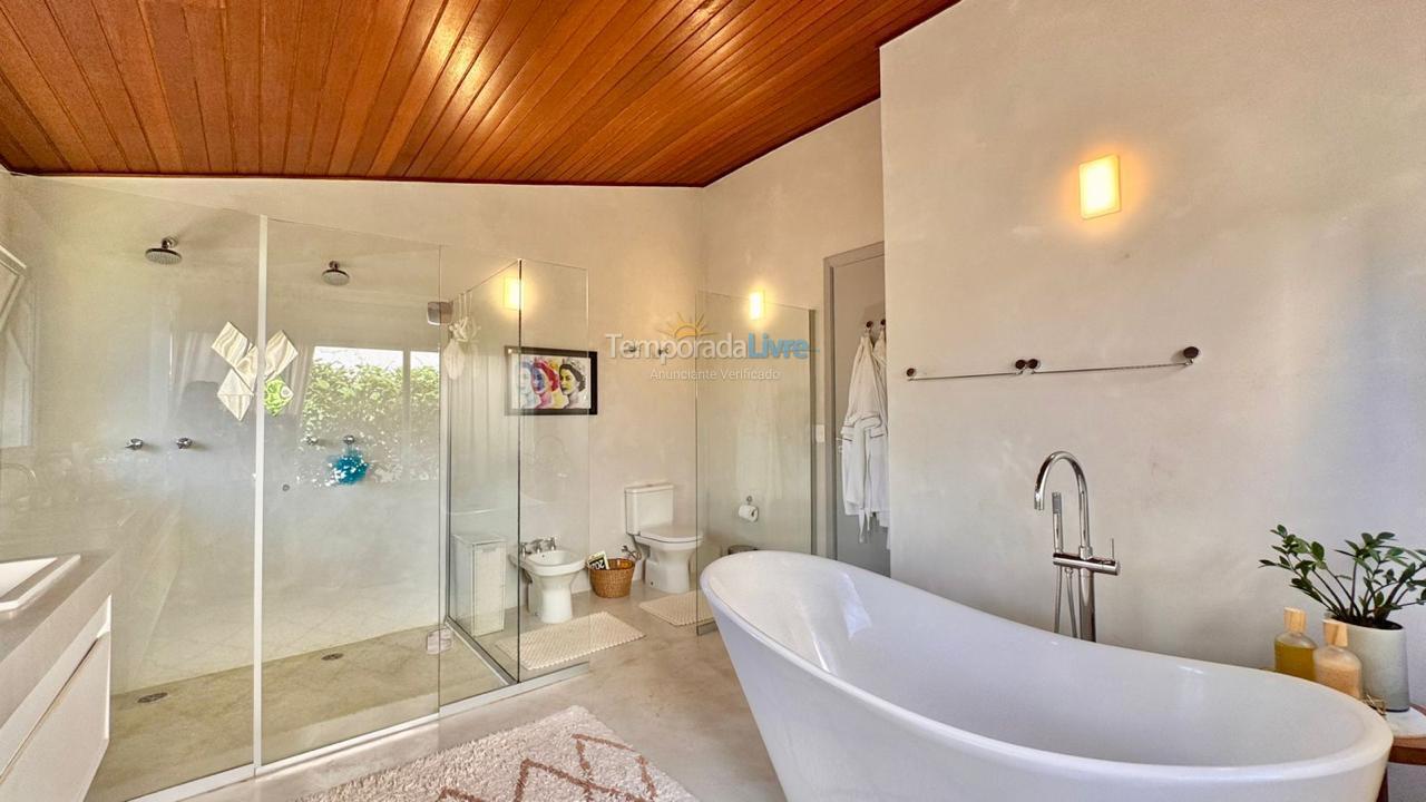Casa para alquiler de vacaciones em São Sebastião (Praia da Baleia)