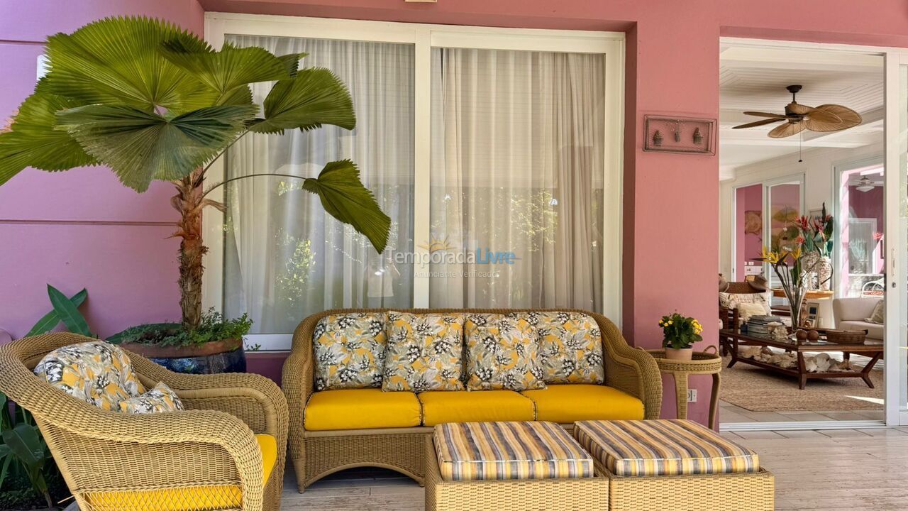 Casa para aluguel de temporada em São Sebastião (Praia da Baleia)