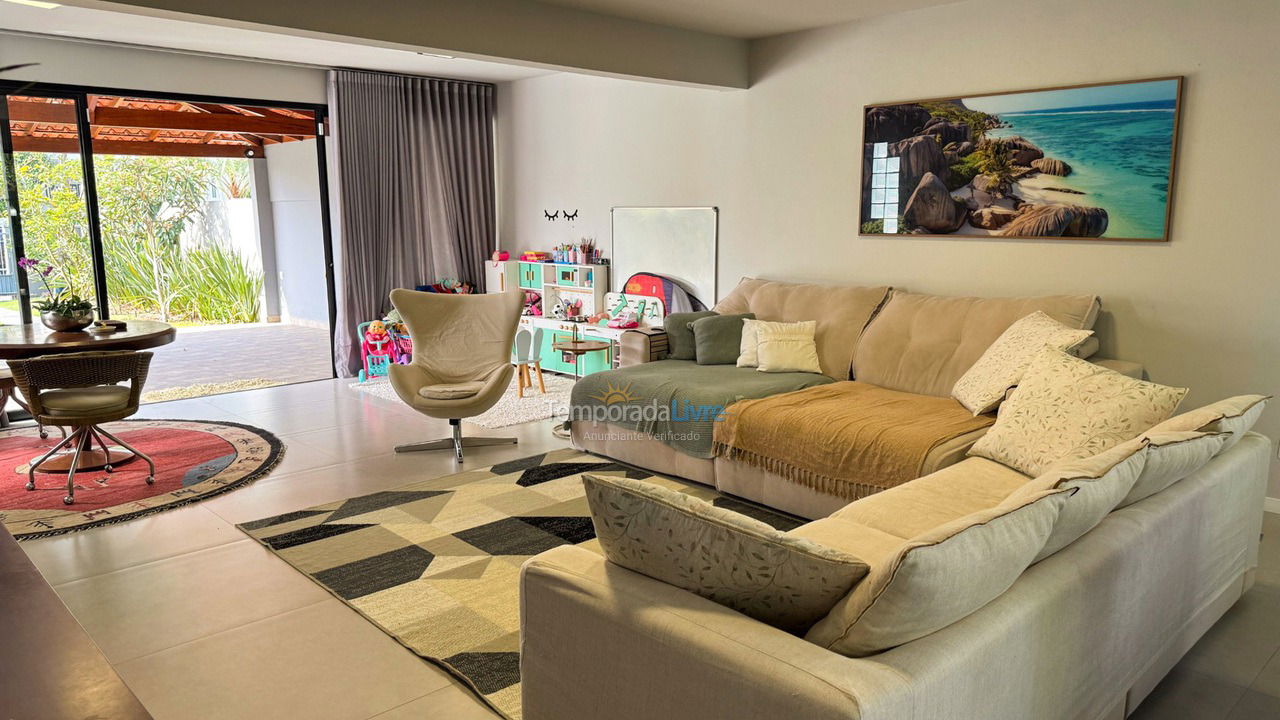 House for vacation rental in Florianópolis (Jurere Tradicional)