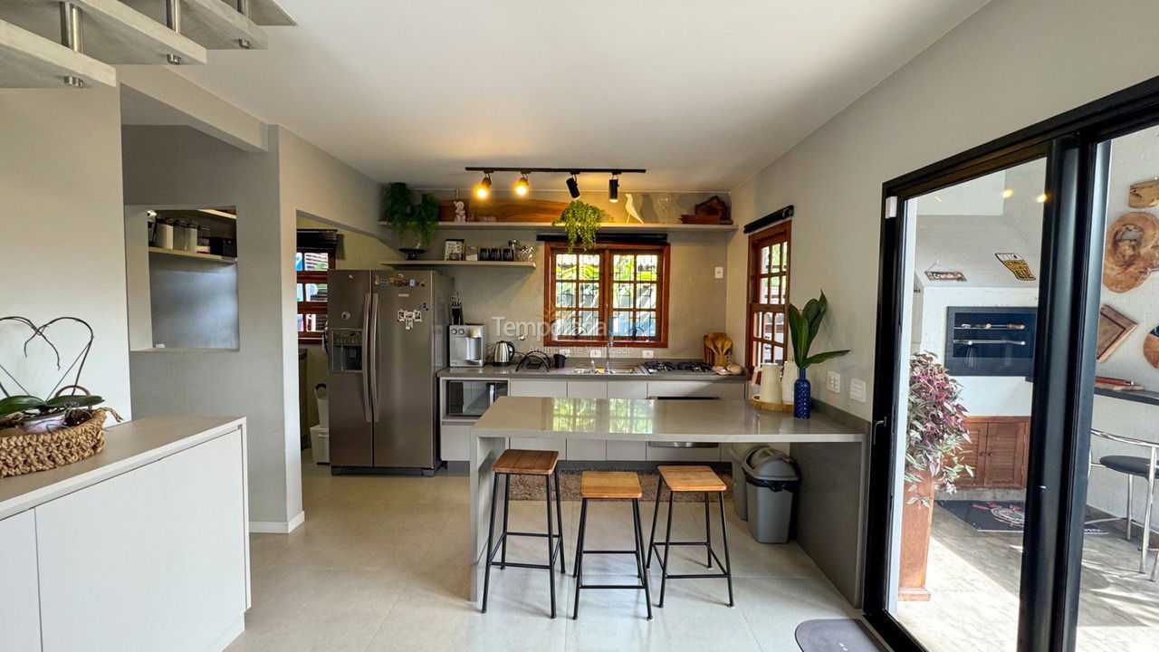House for vacation rental in Florianópolis (Jurere Tradicional)