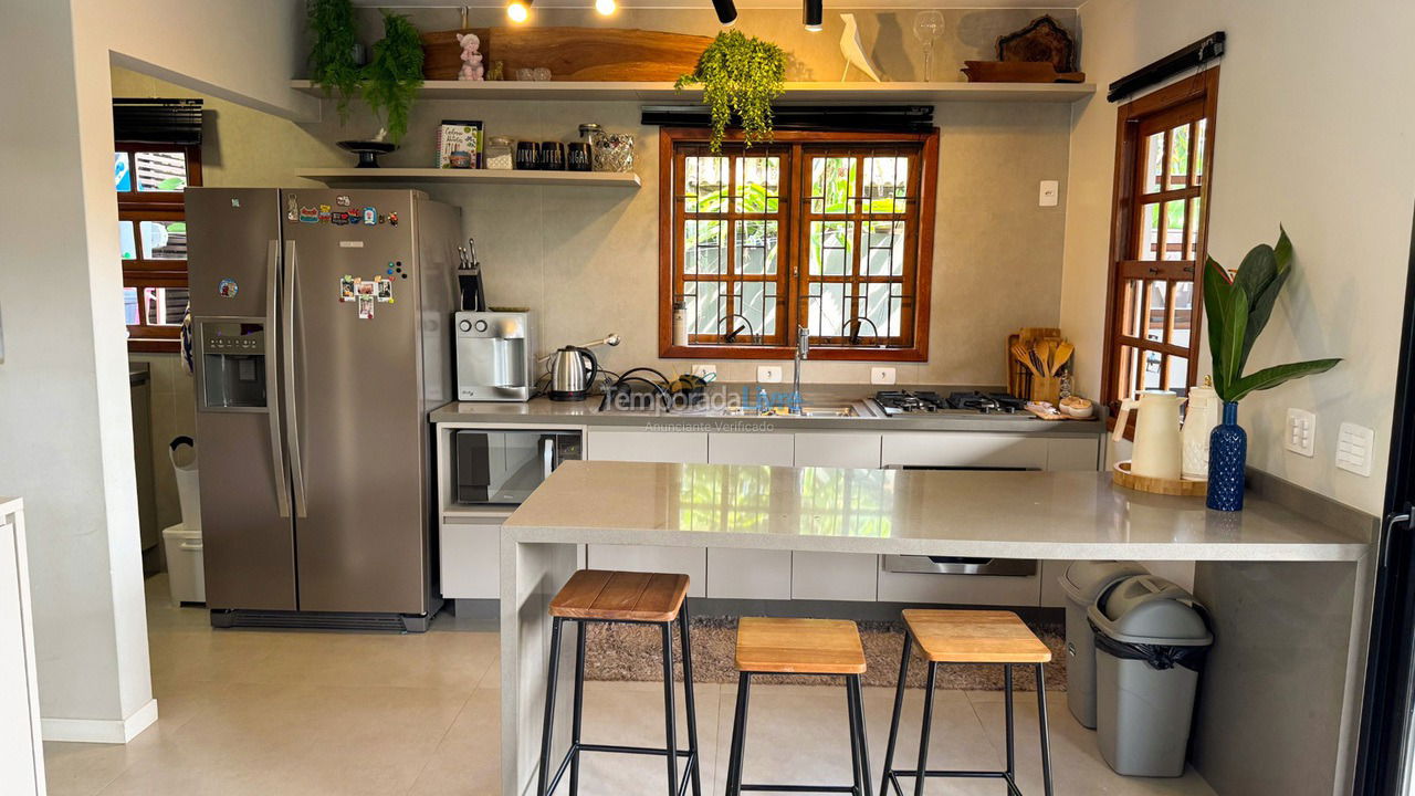 House for vacation rental in Florianópolis (Jurere Tradicional)