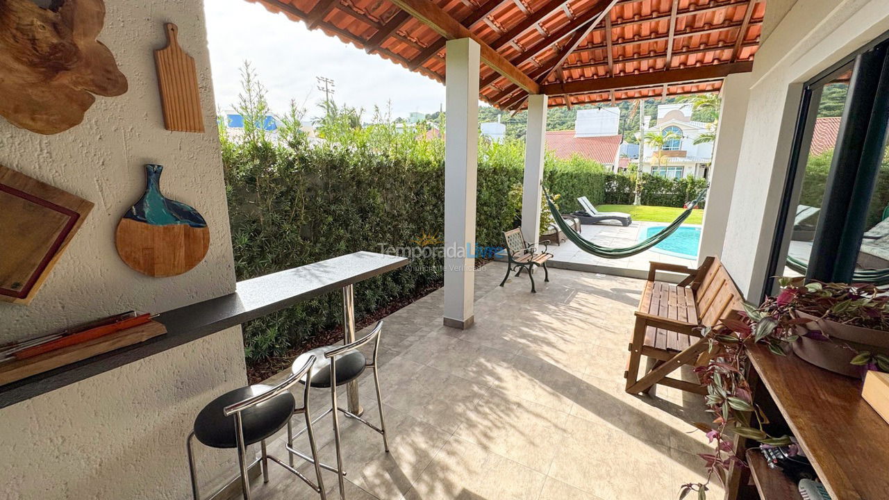 House for vacation rental in Florianópolis (Jurere Tradicional)