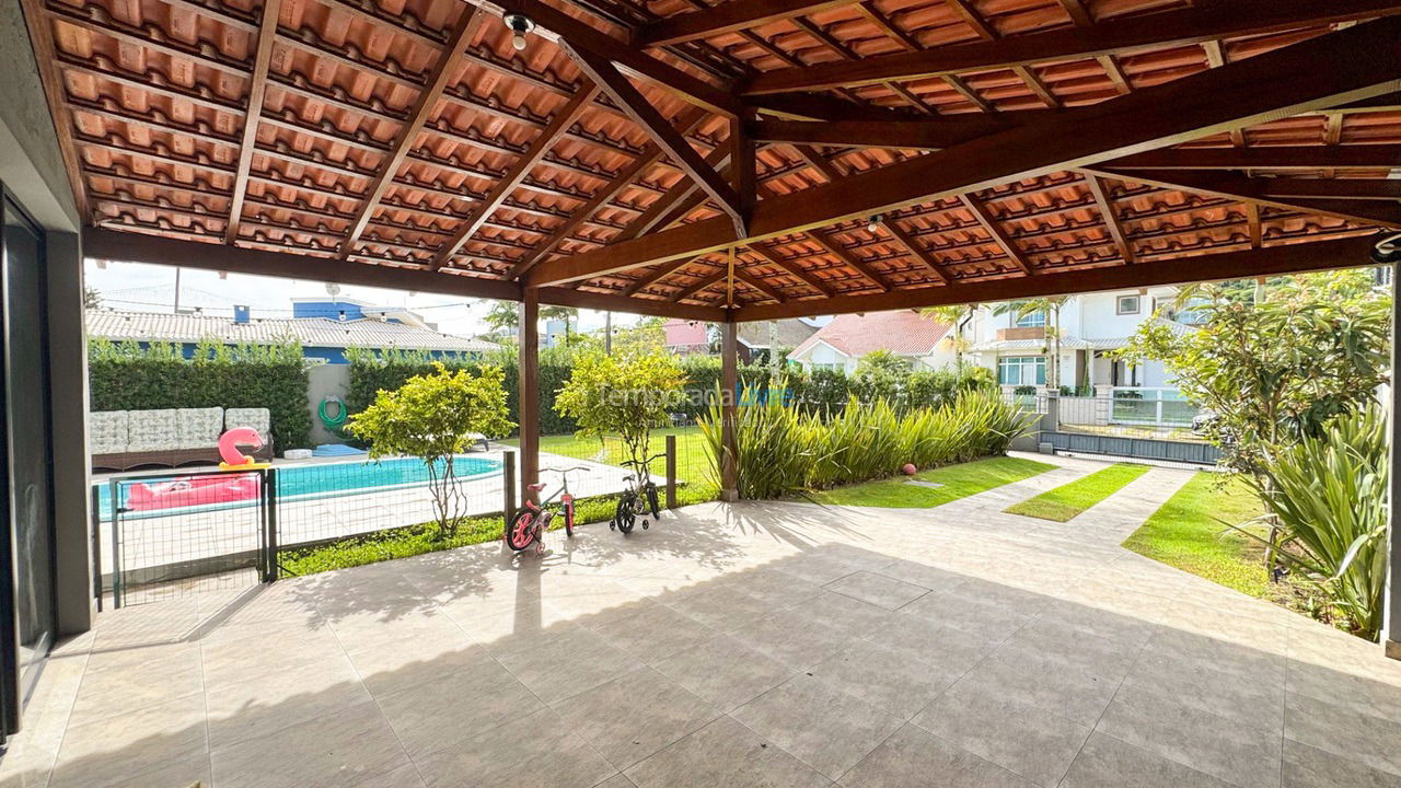 House for vacation rental in Florianópolis (Jurere Tradicional)