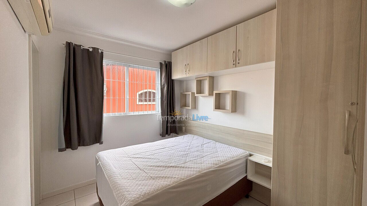 Apartment for vacation rental in Bombinhas (Praia de Bombas)
