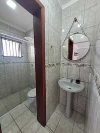 001F - Hermoso apartamento de 1 dormitorio en el centro de Bombinhas.