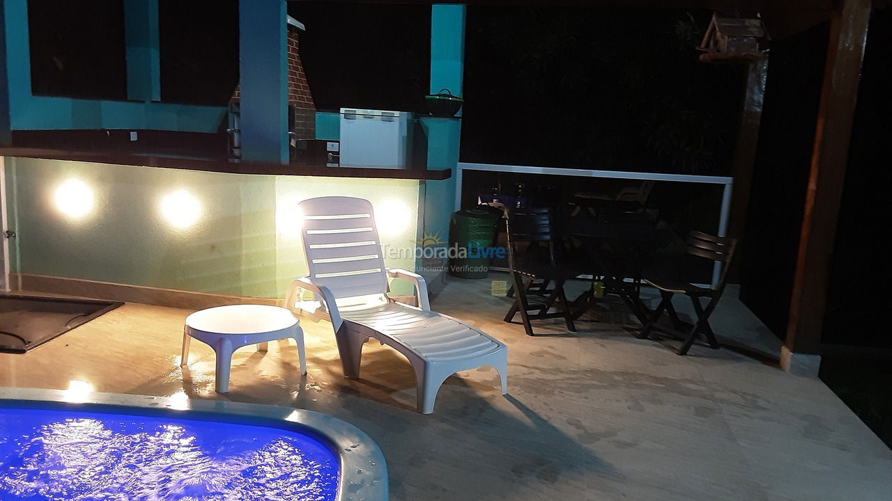 Casa para alquiler de vacaciones em Caraguatatuba (Praia Massaguaçu)
