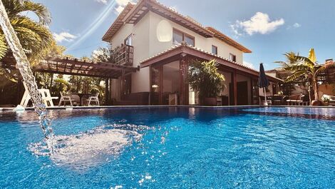 Casa com piscina em Camaçari Praia de Guarajuba - Muito próxima ao mar