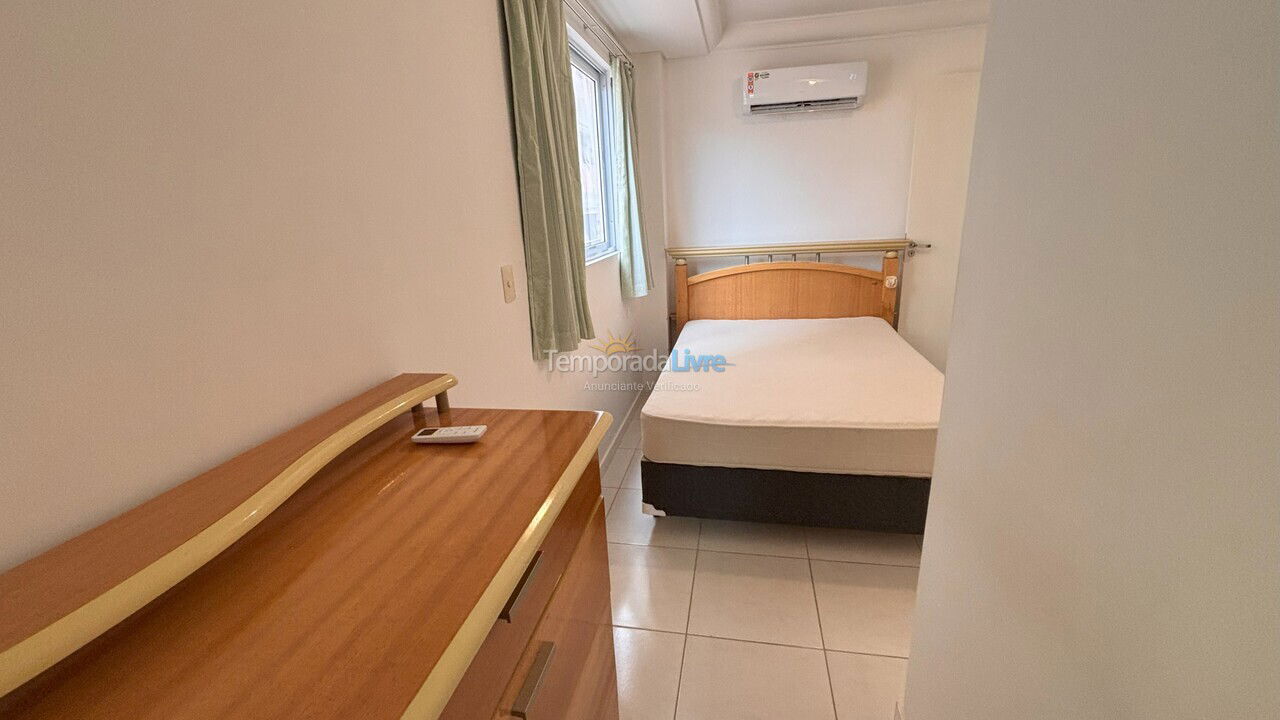 Apartamento para aluguel de temporada em Bombinhas (Praia de Bombas)