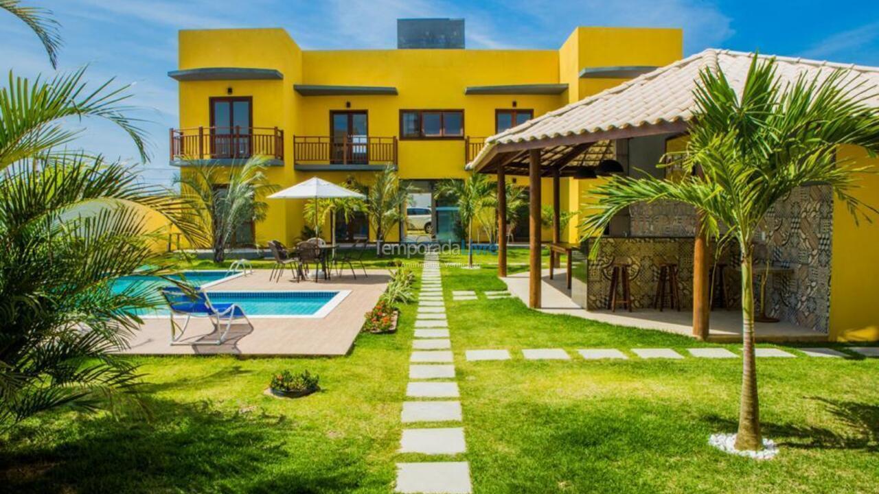 Apartamento para aluguel de temporada em Mata de São João (Imbassaí)