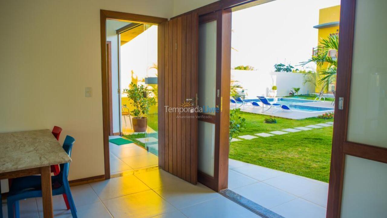 Apartamento para aluguel de temporada em Mata de São João (Imbassaí)