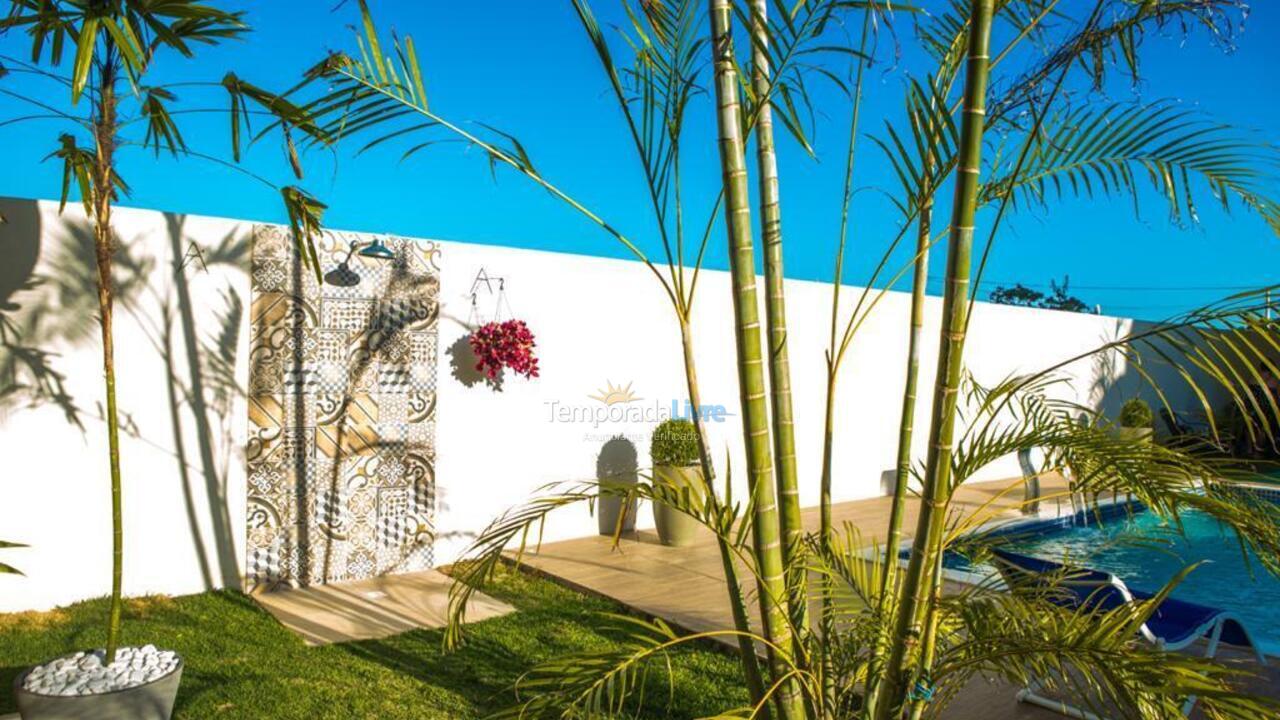 Apartamento para aluguel de temporada em Mata de São João (Imbassaí)