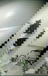 Alugo quarto em apto compartilhado bem localizado