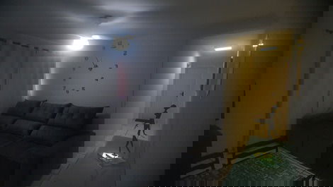 Alugo quarto em apto compartilhado bem localizado