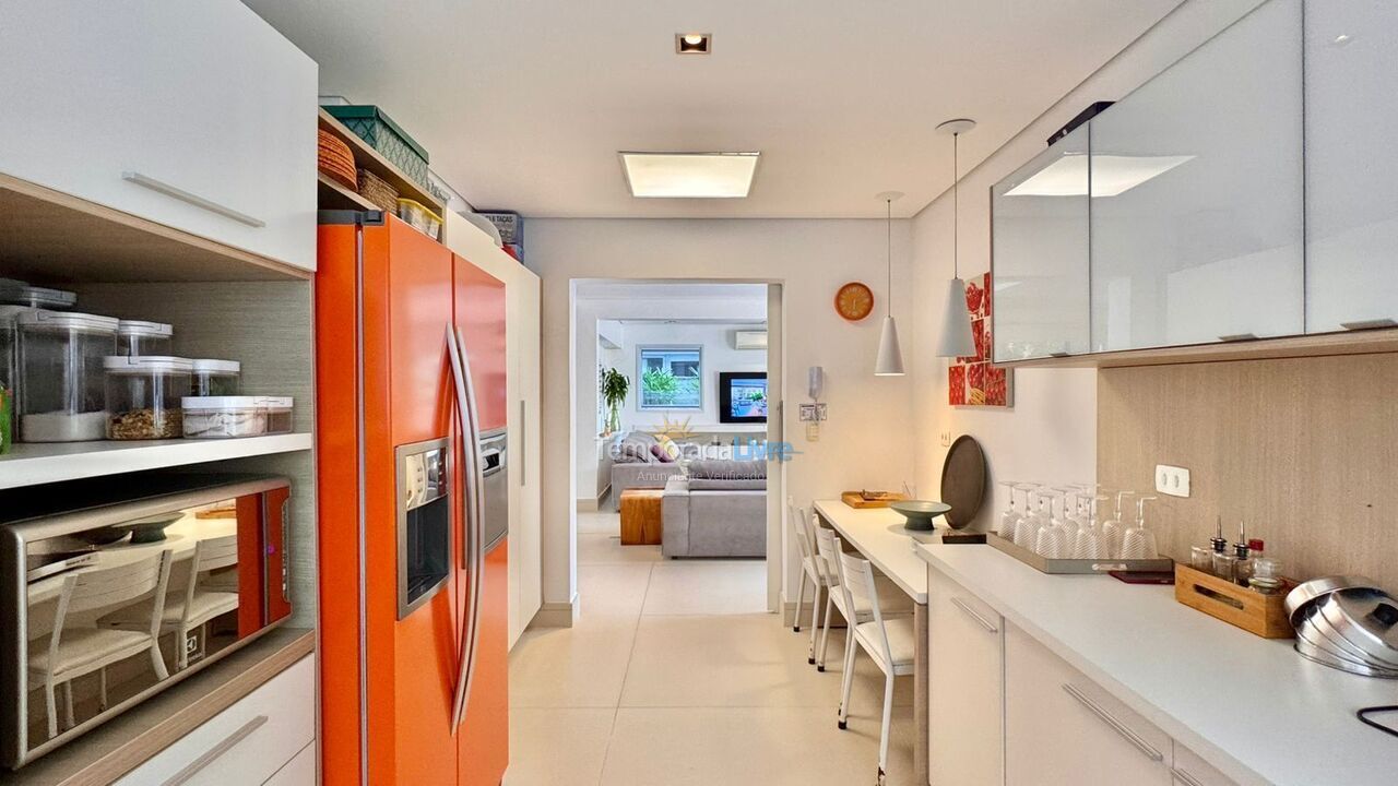 Casa para aluguel de temporada em São Sebastião (Praia da Baleia)