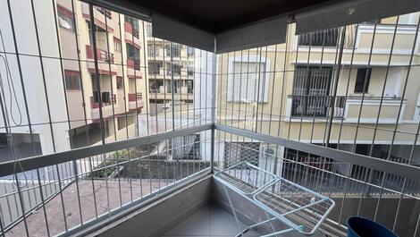 Apartment in the court of the sea.