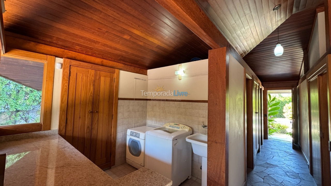 Casa para aluguel de temporada em Florianopolis (Jurerê Internacional)