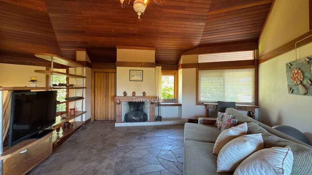 Casa para aluguel de temporada em Florianopolis (Jurerê Internacional)