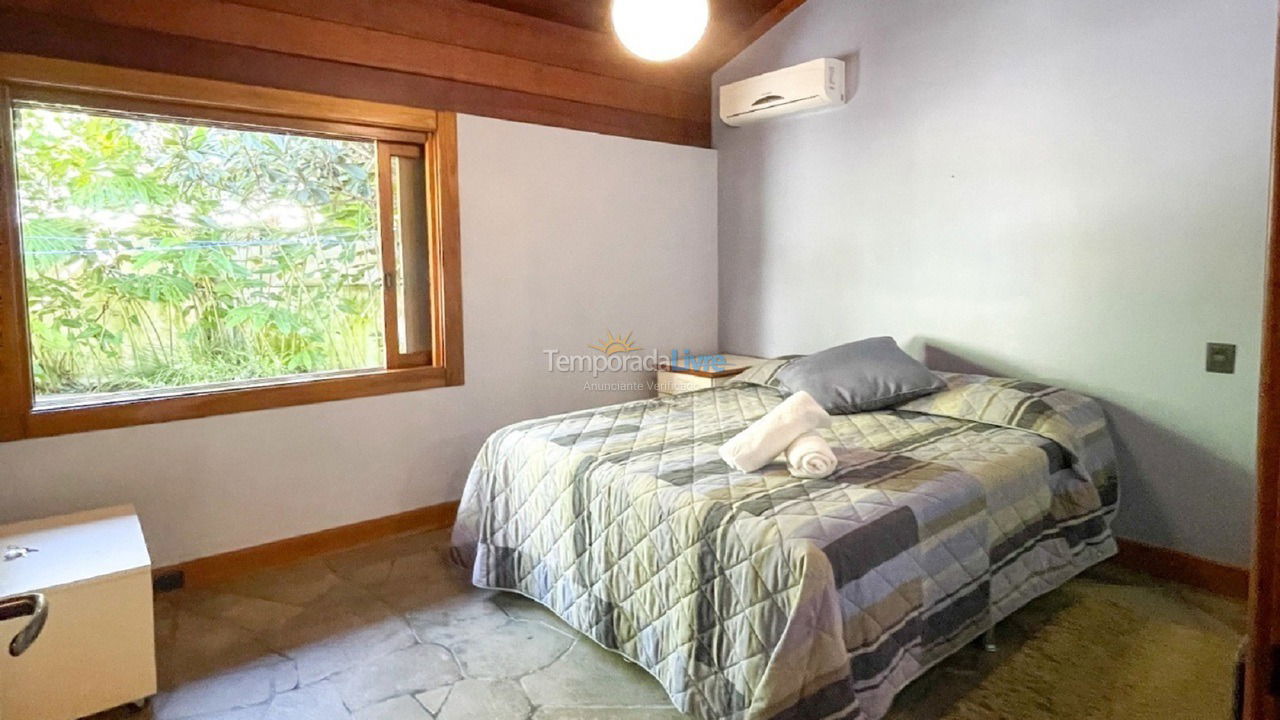 Casa para aluguel de temporada em Florianopolis (Jurerê Internacional)
